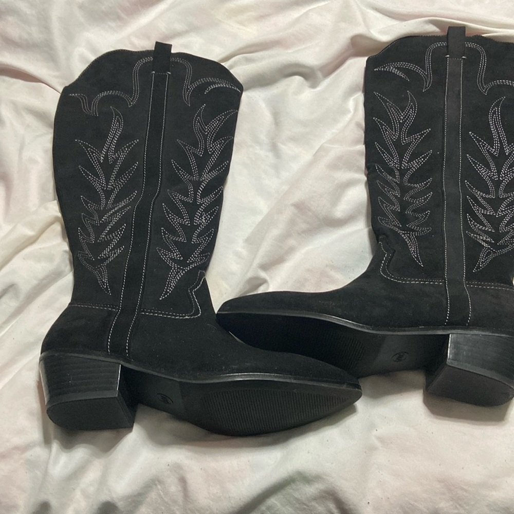 Size 7wide knee length boots